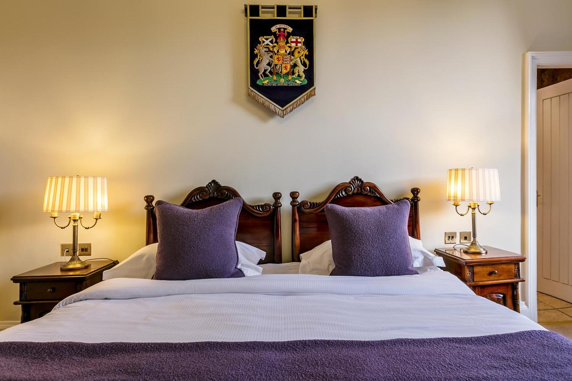Dalhousie Castle Hotel Bonnyrigg Oda fotoğraf